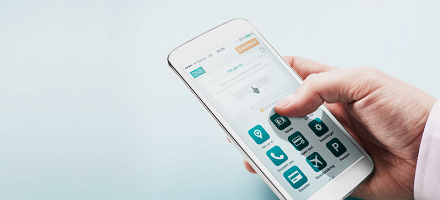 Last ned DNB sin mobilbank ved  sende APP til 04800