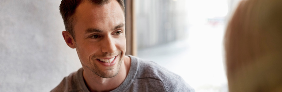 Mann i samtale