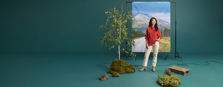 DNB corporate portrett of a girl smiling